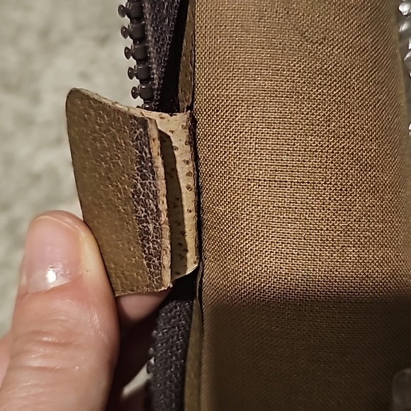 GUCCI GG Plus Supreme Clutch Bag - Picture 17 of 17